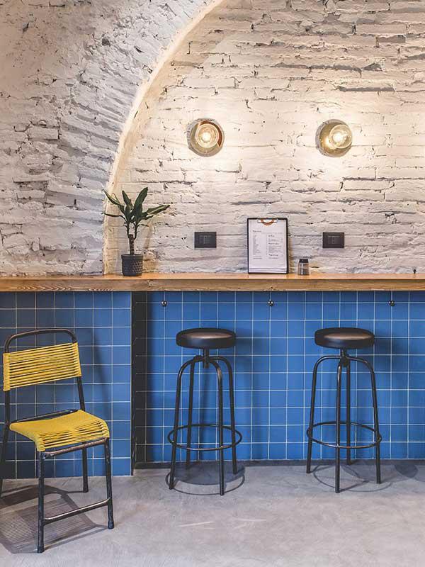caviale-giallo restaurant home